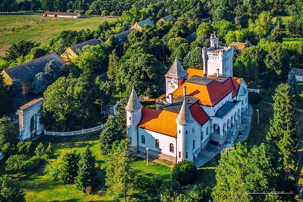 Jeudi 26 mai 2022 à 19h - Table ronde : « Les Châteaux de Serbie: protéger le patrimoine culturel »